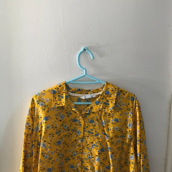 Women's Old Navy Yellow Floral Button-down Shirt - Size XXL Tall - Picture 2 of 6